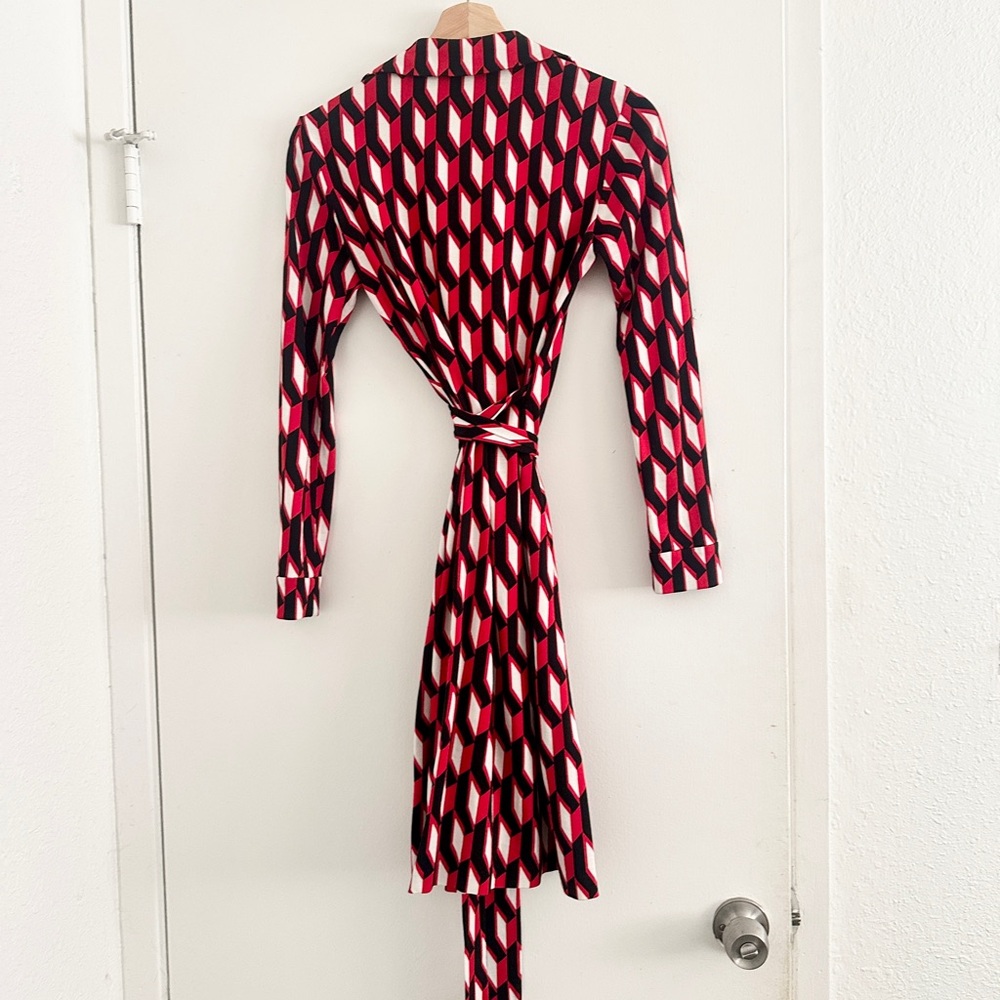 Diane Von Furatenberg Patterned Wrap Dress - Picture 2 of 7